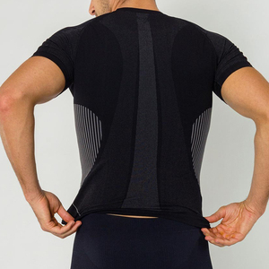 T-shirt de compression athlétique pour homme 230 GSM en polyester et élasthanne extensible, séchage rapide, pour entraînement sportif, fournisseur OEM - Product Image 5