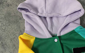 Chaqueta universitaria con capucha para mujer de buena calidad, parche con letras, bordado de chenilla, chaqueta universitaria con capucha Unisex de gran tamaño - Product Image 4