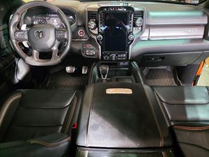 2022 R-a-m 1500 T.R.X 5 places, intérieur en cuir, éclairage LED, toit ouvrant panoramique, pneus R20 - Product Image 3