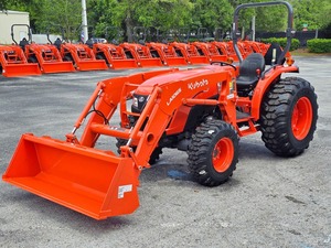 Tractor Kubota MX5400 Usado al por Mayor, Tractor de Ruedas 4x4, Ideal para Agricultura, Potencia Nominal de 40 HP, Transmisión por Engranajes, Garantía de 4 Años - Product Image 2