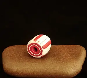 Perles de verre en cristal au chalumeau rondes à 4 couches de style vénitien ancien inhabituel Rare pour l'accessoire de fabrication de bijoux - Product Image 3