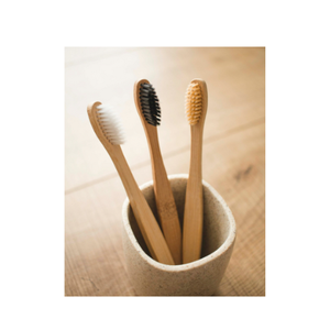 Brosse à dents en bambou Manche en bois durable avec design à poils légers et écologiques Fabriqué au Vietnam - Product Image 3