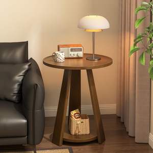 Table basse en bois au fini naturel, rehaussant la chaleur et l'élégance de la décoration du salon - Product Image 5