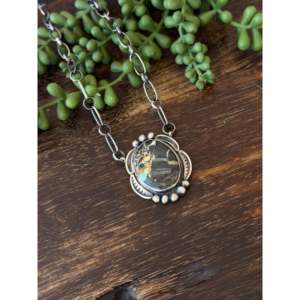 Collier pendentif artisanal Navajo en turquoise Black Jack et argent sterling - Product Image 3