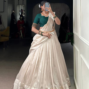 Lehenga Choli de style pakistanais fait de soie et de coton pour les demoiselles d'honneur et les fonctions. - Product Image 1