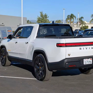 (W&T) PROMO Véhicule d'occasion 2026 RIIVAN R1T Tri 4 portes Crew Cab AWD SB avec batterie Max (Voiture électrique) Pick-up VÉHICULE D'OCCASION - Product Image 1