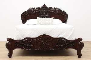 Marco de cama Ayana hecho de madera de caoba de alta calidad con tallado a mano y diseño ecológico clásico para uso en dormitorios interiores - Product Image 2