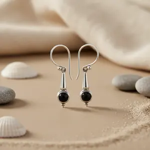 Pendientes de Plata 925 Chapados en Oro de 14K con Ónix Negro para Mujer, Regalo de Boda con Simbolismo Religioso Cristiano - Product Image 3