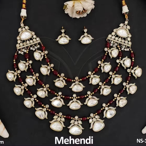 เครื่องประดับ Kundan Mehendi ชุดสร้อยคอ Kundan 3 ชั้นออกแบบอย่างสวยงาม - Product Image 1