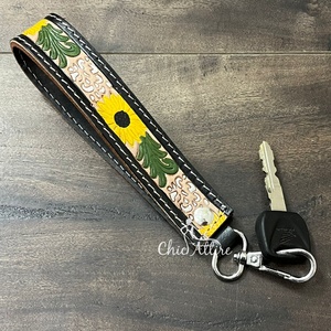 Llavero de Cuero Hecho a Mano, Correa de Cuero Personalizada con Herramientas, Llavero Vintage Duradero Hecho a Mano para Mujer - Product Image 1