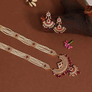 Rani Color Kundan Rajputi Bijoux Rani Haar Boucles d'oreilles en alliage plaqué or 60cm - Product Image 1