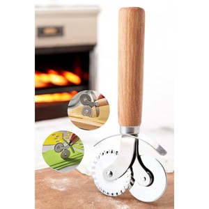 Rouleau à pâte et coupe-pâtisserie 2-en-1 à double face avec manche en bois - Product Image 1
