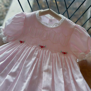 Vestido de lino suave hecho a mano para niñas pequeñas, estilo informal para el primer cumpleaños de niños pequeños, OEM hecho en Vietnam - Product Image 2