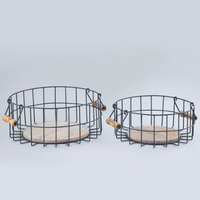 Panier à œufs en fil métallique antique décoratif personnalisé classique élégant fait à la main avec poignée en bois, primitives, panier de rassemblement vintage