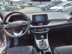 2019 d'occasion Hy-undai Elantra GT Base - Product Image 3