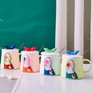 Taza de Cerámica con Diseño de Niña de Dibujos Animados, Capacidad de 360 ml, Apta para Lavavajillas y Microondas, con Tapa y Cuchara, para Regalos Empresariales o Uso Personal - Product Image 2
