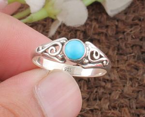 Style Vintage 925 Sterling Silver Turquoise Ring Dainty Scrollwork Artisan Bijoux en pierres précieuses faits à la main pour les femmes pour les mariages - Product Image 4