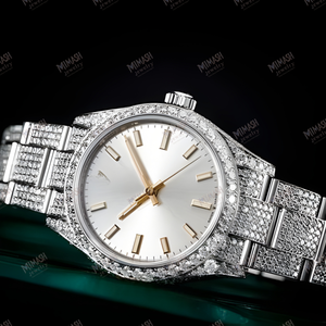 Montre en diamant Moissanite de qualité supérieure |   Éclat glacé ultime pour des looks tendance, élégants et distinctifs - Product Image 3
