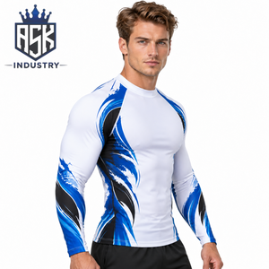 Rashguard moderne pour hommes avec matière extensible flexible et coupe ajustée confortable pour l'entraînement physique, les sports et les activités de plein air - Product Image 2
