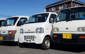 Camionnette compacte d'occasion pour le transport des petites entreprises, moteur économe en carburant, performances fiables. - Product Image 4