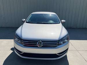 Voiture d'occasion Volkswagen Passat S P Z E V 2013 à bas prix à vendre - Product Image 2