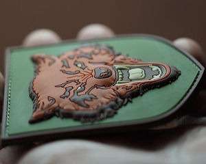 แผ่นป้ายยางพีวีซีโลโก้ตามสั่งสำหรับเสื้อผ้า2025ใหม่ล่าสุด3D ออกแบบได้ตามต้องการ - Product Image 5