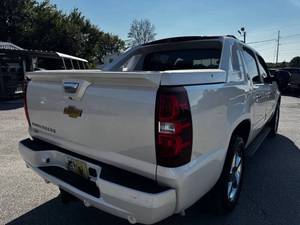 Chevrolet Avalanche LTZ Black Diamond 4x4 LTZ 2013, camioneta de 4 puertas, cabina doble, autos usados en buen estado en venta - Product Image 2