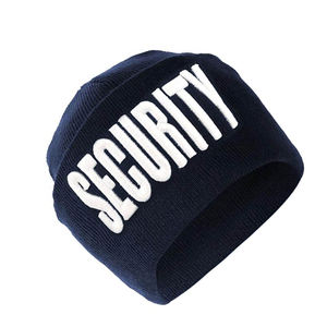 Bonnet en tricot uni avec un design simple, adapté à de multiples utilisations. - Product Image 3