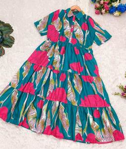 Hermoso vestido de verano con estampado floral - Product Image 1
