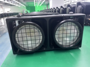 <span class=keywords><strong>Blinder</strong></span> de Audiencia CLUSTER de 2x475W - Luz LED RGBALC de 2 Lentes para Escenarios Exteriores, Conciertos, Festivales y Eventos - Product Image 2