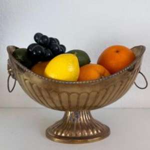 Bol de service en laiton élégant et intemporel pour une décoration intérieure classique et des essentiels de salle à manger fiables avec une touche vintage - Product Image 2