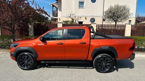 USATO 2026 Toyota Hilux SUV Serie 2.8D-4x4 INVINCIBLE MHEV Ibrido 204 CV 5 Posti Trasmissione Automatica Guida a Sinistra - Product Image 5