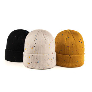 Gorro de invierno cálido unisex de alta calidad con puños de punto, gorro roto desgastado con puntos de color - Product Image 2