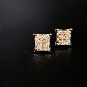 Boucles d'oreilles dorées glacées pour homme - Product Image 1