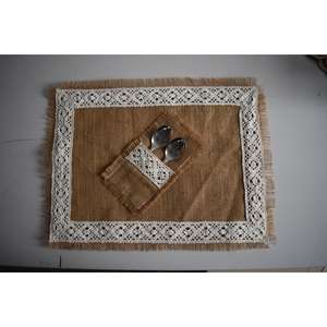 Napperon de table de luxe fait main, personnalisable avec logo, en jute tissé, avec franges et poche en dentelle, vente en gros à bas prix, provenance Inde - Product Image 2