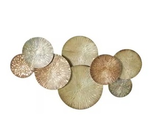 Art mural en métal recyclé écologique avec des motifs abstraits structurés de forme ronde attachés - Product Image 1