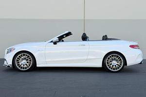Mercedes-AMG C63 Cabriolet 2017 d'occasion en bon état, 27 000 milles, V8 biturbo, pack Premium 2, échappement AMG Performance - Product Image 2