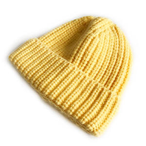 Gorro de Punto Suave y Elástico de Dos Tonos con Puño Enrollado Acanalado, Gorro Unisex Cómodo y Moderno para Clima Frío - Product Image 4