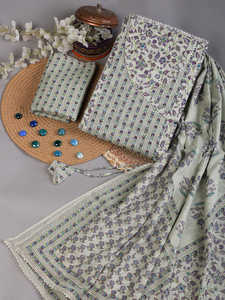 Tissu de robe non cousu de style Angrakha en coton, tissu de robe à imprimé floral de style indien, Salwar Kameez imprimé, costume avec travail de Gota - Product Image 4