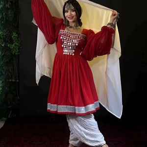 Tenue tribale Kuchi fabriquée à la main avec un travail de point fin Artisan Made Afghan Dress 100% Handmade - Product Image 4