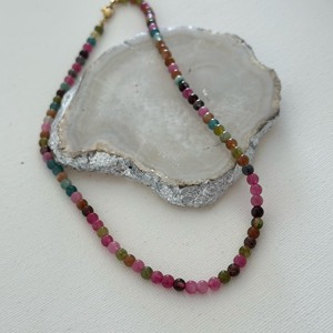 Collar de cadena de acero inoxidable bohemio ajustable para mujer, joyería de agua dulce, cuentas de piedra Natural coloridas, patrón de bola de corazón - Product Image 3