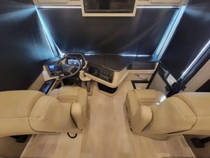 Autocaravana Holiday Rambler NAUTICA 35MS 2021, poco usada, en venta. - Product Image 2