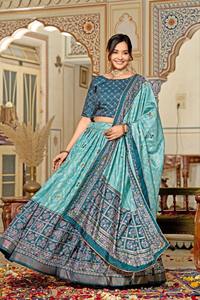 La última moda de seda Tussar con estampado Minakari y trabajo de lámina Lehenga Choli Compras en línea al precio más bajo - Product Image 3