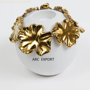 Nouvel arrivage Vases à fleurs décoratifs dorés au design classique Vase à fleurs en métal de qualité supérieure pour le salon Vaisselle à fleurs - Product Image 4