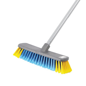 Balai à pousser multifonction à long manche de 12 pouces avec tête de balai en PP et poils souples/durs pour un usage quotidien - Product Image 3