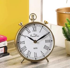 Horloge de table en métal à cadre robuste, fonctionnement à piles, mouvement étanche, design moderne écologique, prolonge la durée de vie, élégante - Product Image 1