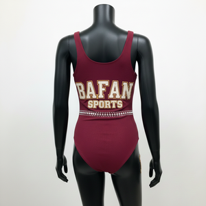 Traje de baño de una pieza premium de poliéster y spandex de 230 GSM color granate con pedrería, logotipo personalizado por transferencia térmica, traje de baño para mujer. - Product Image 2