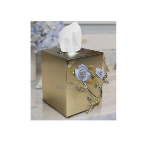 กล่องเก็บกระดาษเช็ดปากเหล็กและอลูมิเนียมสีทองสำหรับงานแต่งงานโรงแรมและร้านอาหาร - Product Image 1