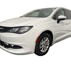 Chrysler Voyager LX 2023 d'occasion, propre - Product Image 1