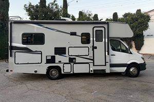 Meilleures ventes pour le NOUVEAU modèle moderne - Sprinter 3500XD Coachmen Prism 2019 d'occasion, prêt à être expédié avec livraison porte-à-porte - Product Image 3